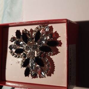 Jaclyn Smith Brooch NWT